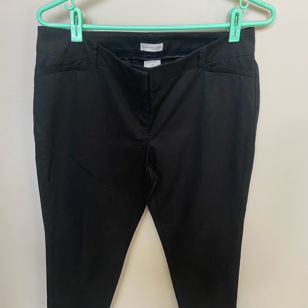 Van Heusen black capris size 8 slit on side and back pockets